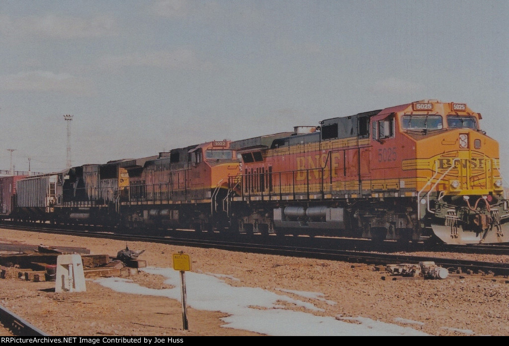 BNSF 5025 East